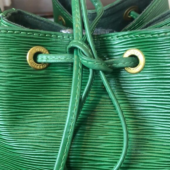 LOUIS VUITTON Green Epi Leather Noe GM Drawstring Bucket Shoulder Bag RARE VTG - Picture 6 of 17